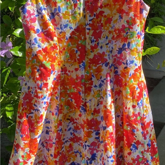 Floral Multicolor|Size 10|Midi|Fit&Flare|V-Neck|Sleeveless |Invisible zipper - Picture 7 of 8